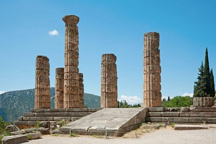 3. Delphi: The Oracle'S Sacred Sanctuary